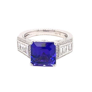 18KW TANZANITE OCTAGON RING