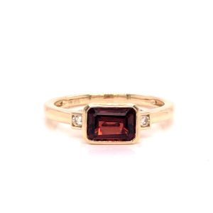 14KY RED GARNET OCTAGON RING