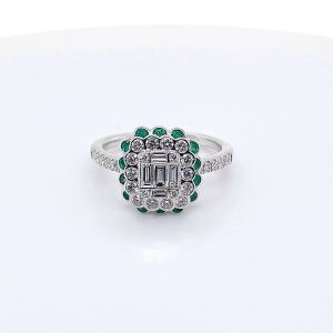 18KW ILLUSION DIAMOND AND EMERALD RING