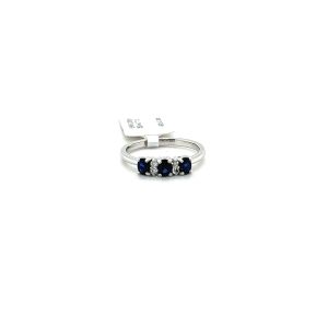 18KW SAPPHIRE OVAL RING
