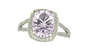 18KW PINK AMETHYST OVAL RING