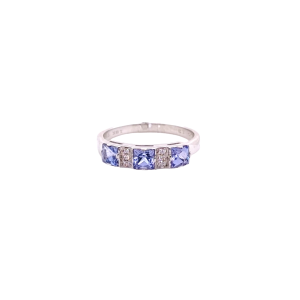 18KW TANZANITE SQUARE RING