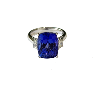 14KW TANZANITE CUSHION RING